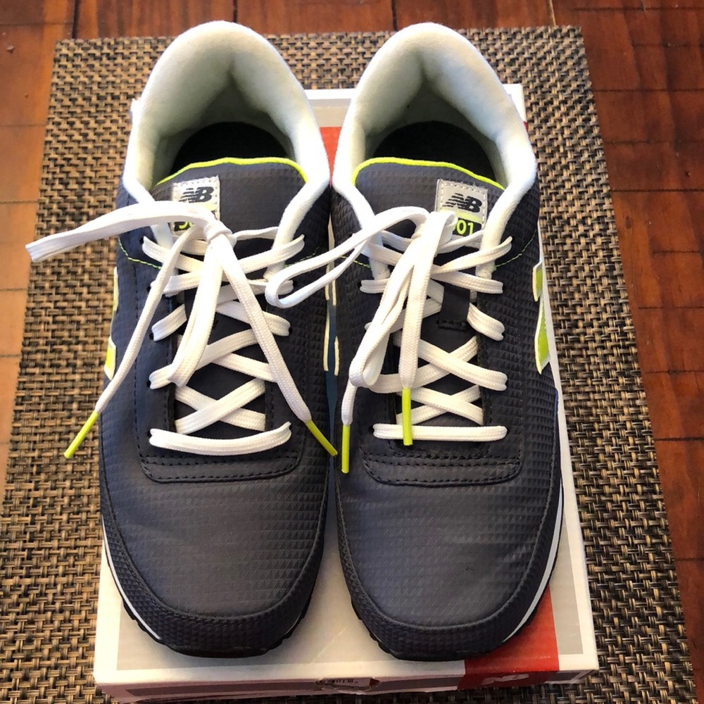 New Balance size 3 in excellent condition
